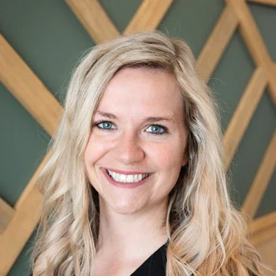 Chiropractor Kelsey Pettitt smiling.